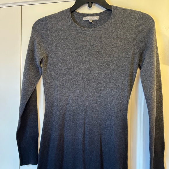 Neiman Marcus cashmere collection sweater dress - Picture 2 of 5